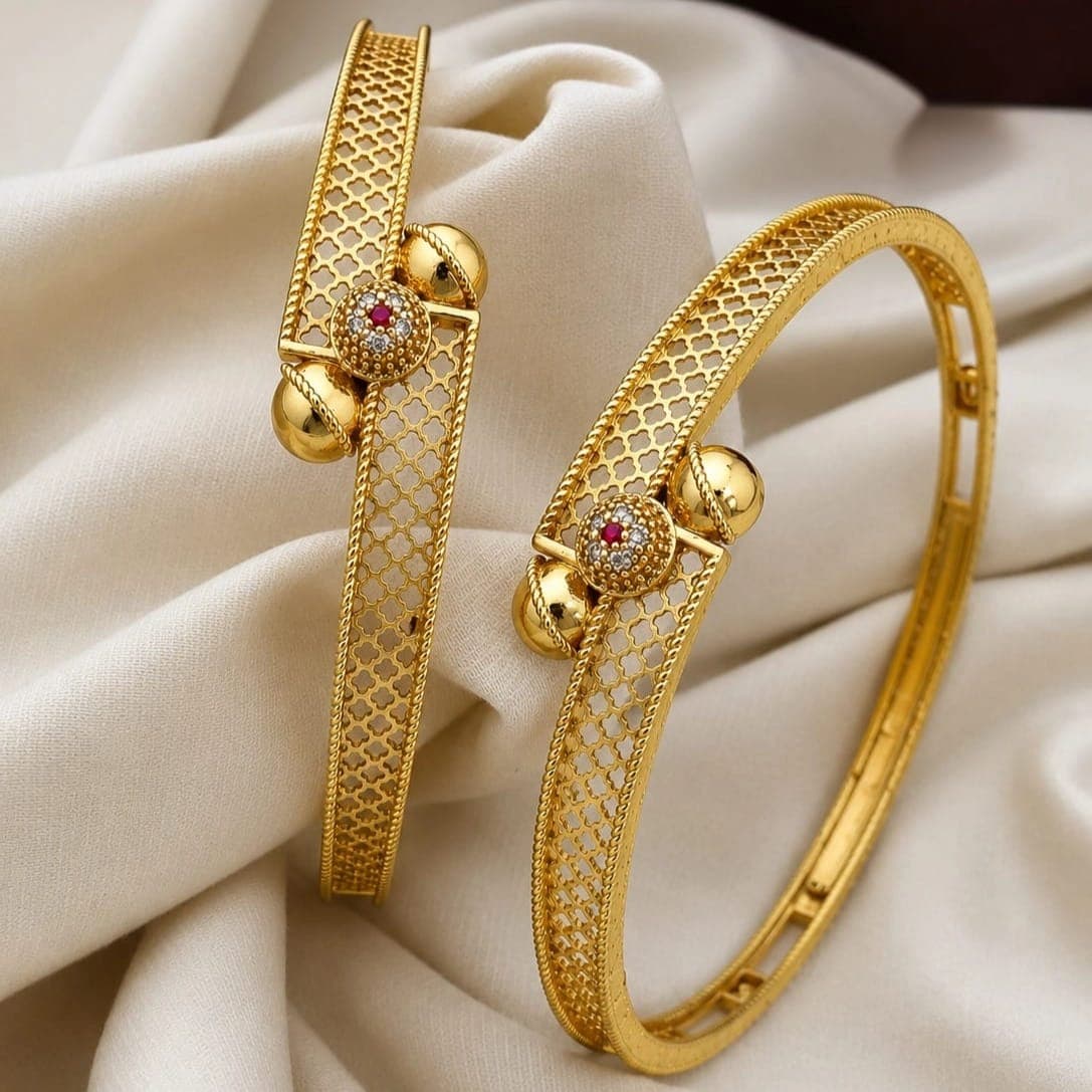 Ruby Jhumka Lattice Gold Plated Brass Bangle - photo 2