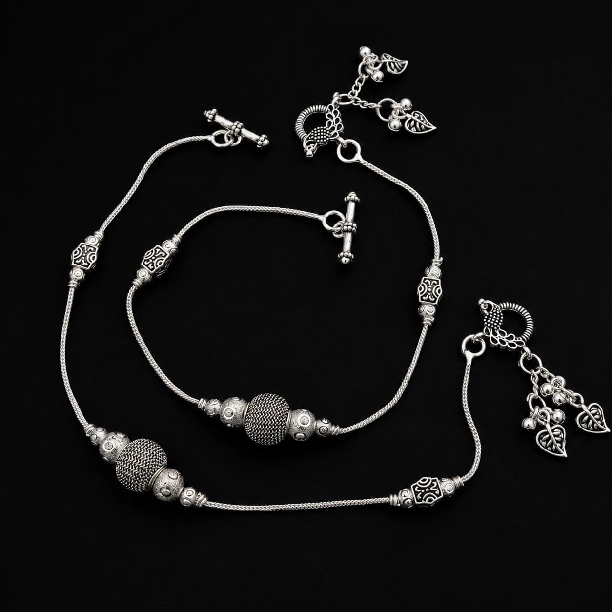 Ornate Mesh Bead Leaf Charm Silver Plated Payal - photo 2